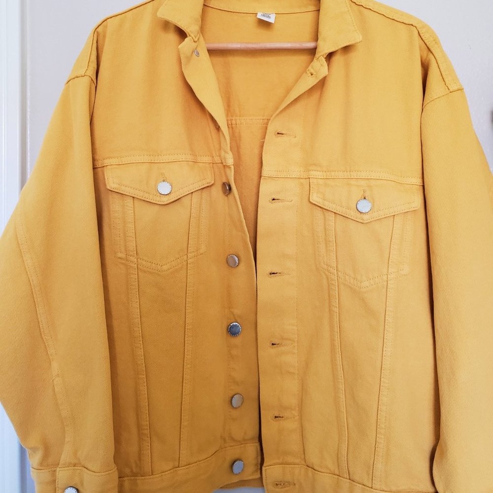 Oversize yellow denim jacket